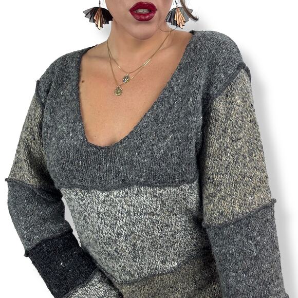 90's wool blend oversized deep v-neck sweater by IDI BY MATHEW H - Picture 14 of 16